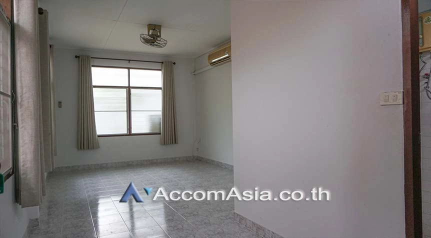 5  4 br House For Rent in Sathorn ,Bangkok BTS Chong Nonsi at Peaceful Compound 90447