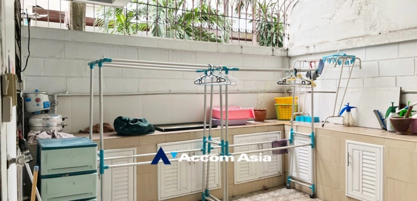 17  3 br Townhouse for rent and sale in Sukhumvit ,Bangkok BTS Phrom Phong AA13908