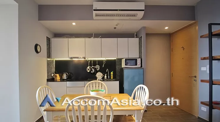  2 Bedrooms  Condominium For Rent in Sukhumvit, Bangkok  near BTS Ekkamai (AA13910)