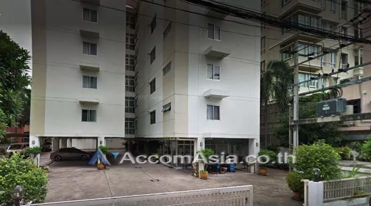  2 Bedrooms  Apartment For Rent in Sukhumvit, Bangkok  near BTS Phrom Phong (AA13972)