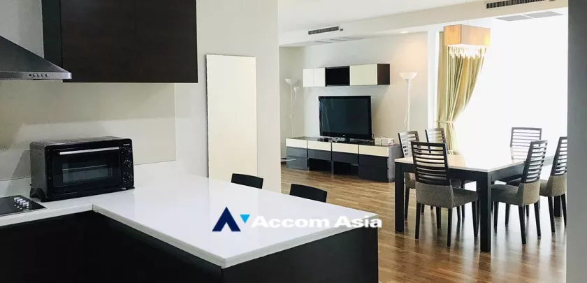  2 Bedrooms  Condominium For Rent in Ploenchit, Bangkok  near BTS Ratchadamri (AA14011)