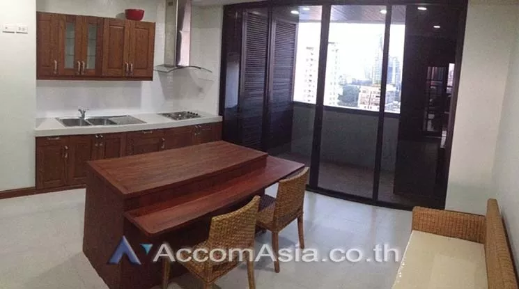 Corner Unit, Pet friendly |  2 Bedrooms  Condominium For Rent in Ploenchit, Bangkok  near BTS Ploenchit - MRT Lumphini (AA14117)