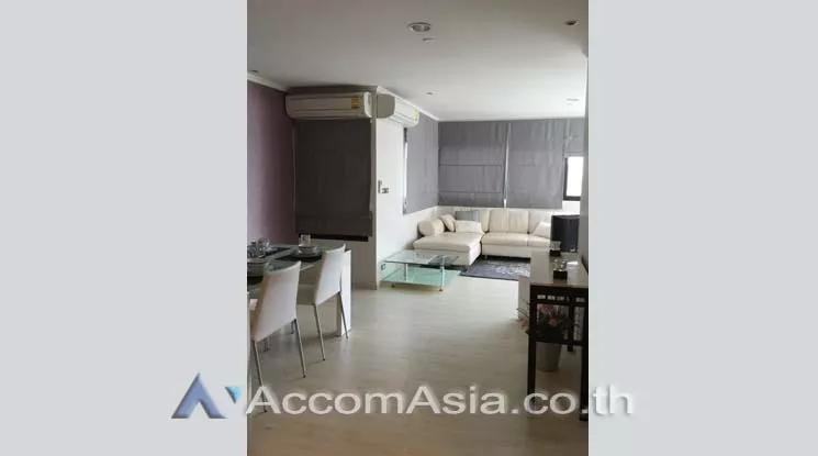  1 Bedroom  Condominium For Rent in Sathorn, Bangkok  near BTS Sala Daeng - MRT Lumphini (AA14125)