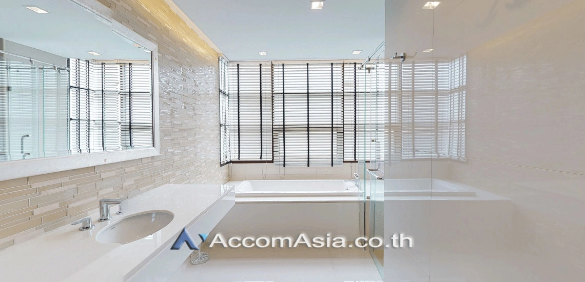 28  4 br House For Rent in Sukhumvit ,Bangkok BTS Thong Lo AA14160