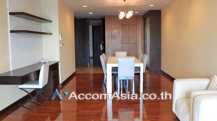 Pet friendly |  3 Bedrooms  Apartment For Rent in Sukhumvit, Bangkok  near BTS Thong Lo (AA14180)