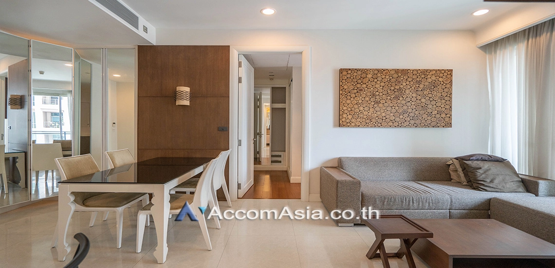  2 Bedrooms  Condominium For Rent in Ploenchit, Bangkok  near BTS Chitlom (AA14380)