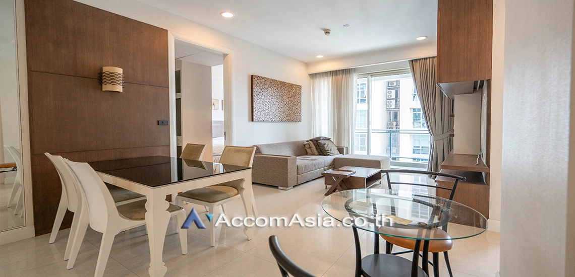  2 Bedrooms  Condominium For Rent in Ploenchit, Bangkok  near BTS Chitlom (AA14380)