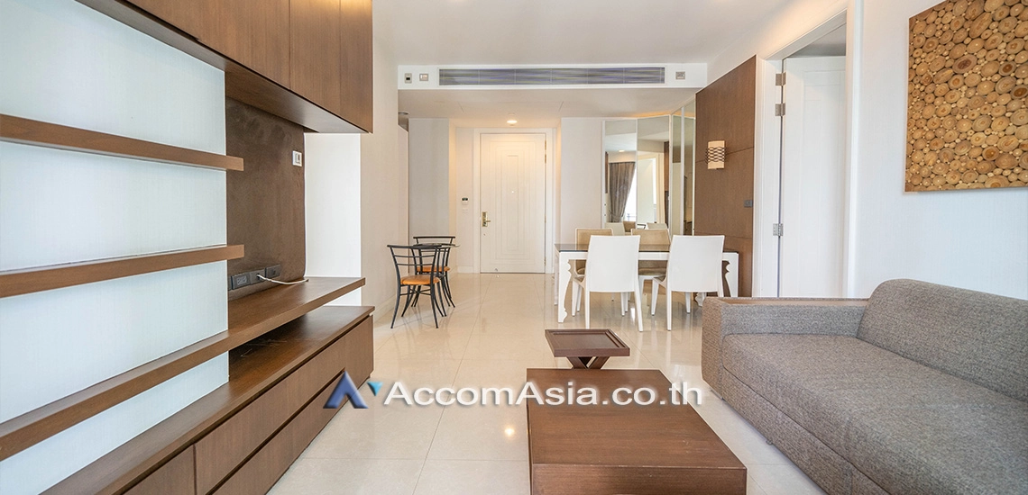  2 Bedrooms  Condominium For Rent in Ploenchit, Bangkok  near BTS Chitlom (AA14380)