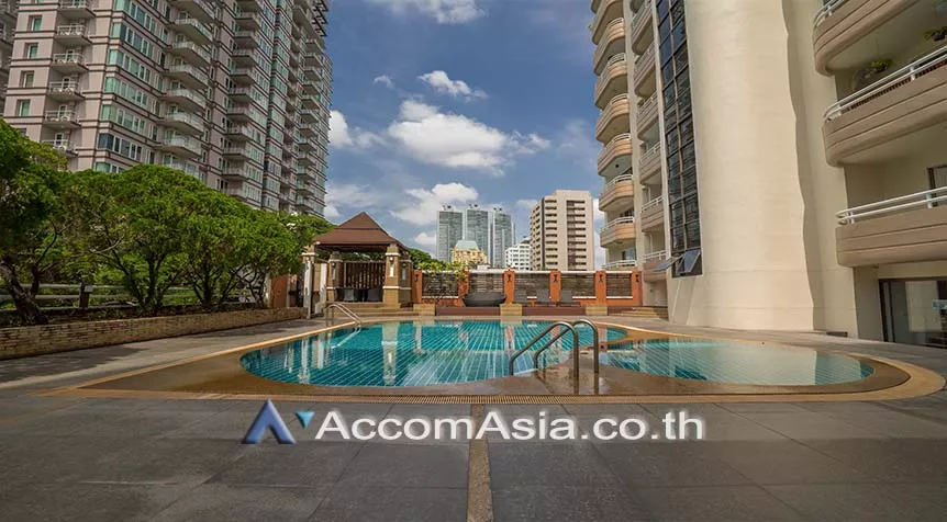 Big Balcony, Pet friendly |  3 Bedrooms  Condominium For Rent in Sukhumvit, Bangkok  near BTS Phrom Phong (AA14387)