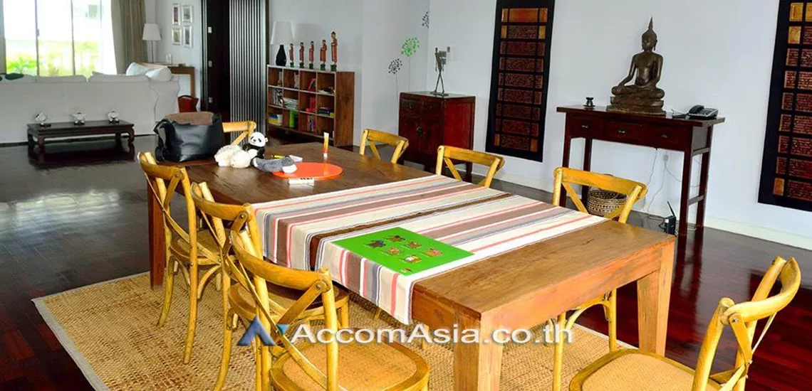 Pet friendly |  2 Bedrooms  Apartment For Rent in Sukhumvit, Bangkok  near BTS Asok - MRT Sukhumvit (AA14389)