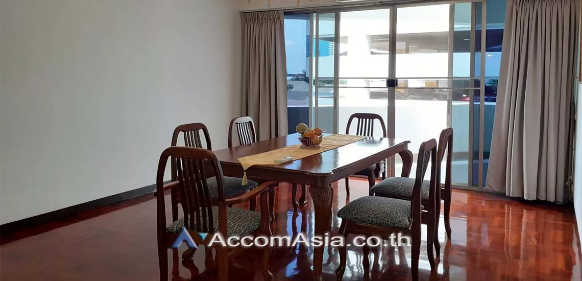 Pet friendly |  3 Bedrooms  Apartment For Rent in Sukhumvit, Bangkok  near BTS Phrom Phong (AA14397)