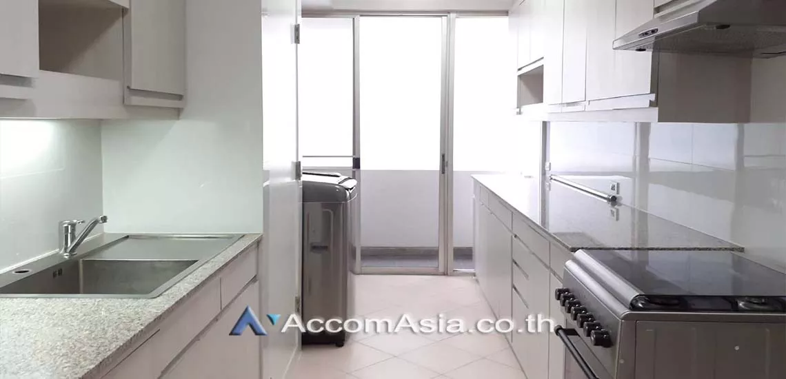 Pet friendly |  3 Bedrooms  Apartment For Rent in Sukhumvit, Bangkok  near BTS Phrom Phong (AA14397)