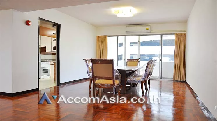  3 Bedrooms  Apartment For Rent in Sukhumvit, Bangkok  near BTS Phrom Phong (AA14398)