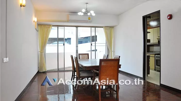 Pet friendly |  3 Bedrooms  Apartment For Rent in Sukhumvit, Bangkok  near BTS Phrom Phong (AA14399)