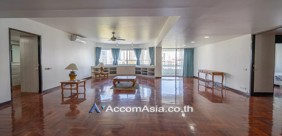 Pet friendly |  3 Bedrooms  Apartment For Rent in Sukhumvit, Bangkok  near BTS Phrom Phong (AA14400)