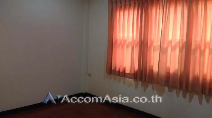 7  4 br House For Rent in Pattanakarn ,Bangkok  AA14429