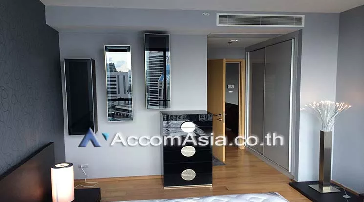  1 Bedroom  Condominium For Rent in Sukhumvit, Bangkok  near BTS Nana (AA14503)