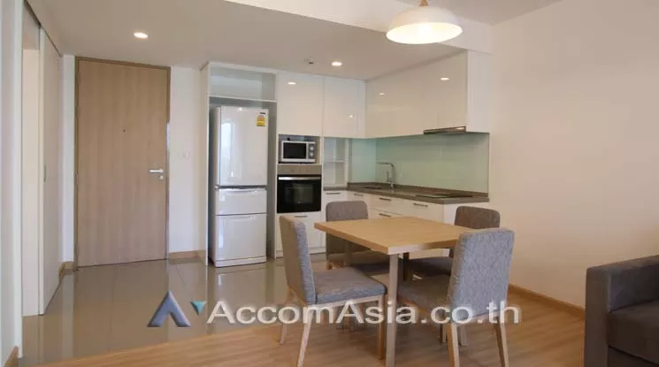  2 Bedrooms  Apartment For Rent in Sukhumvit, Bangkok  near BTS Phrom Phong (AA14511)