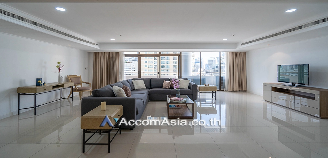 Pet friendly |  3 Bedrooms  Condominium For Rent in Sukhumvit, Bangkok  near BTS Nana (AA14512)