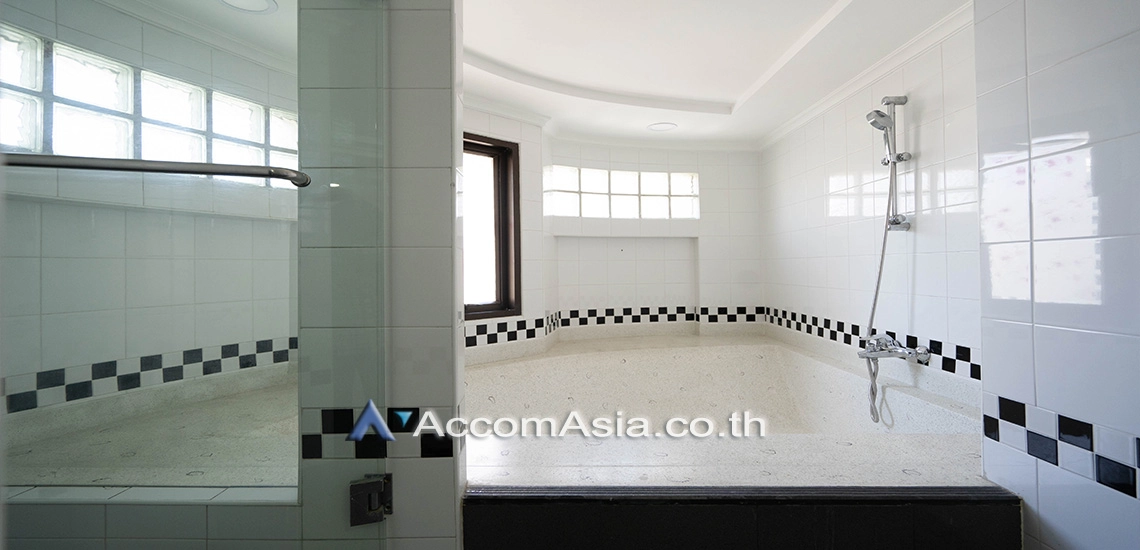 15  3 br Condominium For Rent in Sukhumvit ,Bangkok BTS Nana at Kallista Mansion AA14512