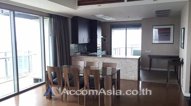  3 Bedrooms  Condominium For Rent in Sukhumvit, Bangkok  near BTS Phrom Phong (AA14554)