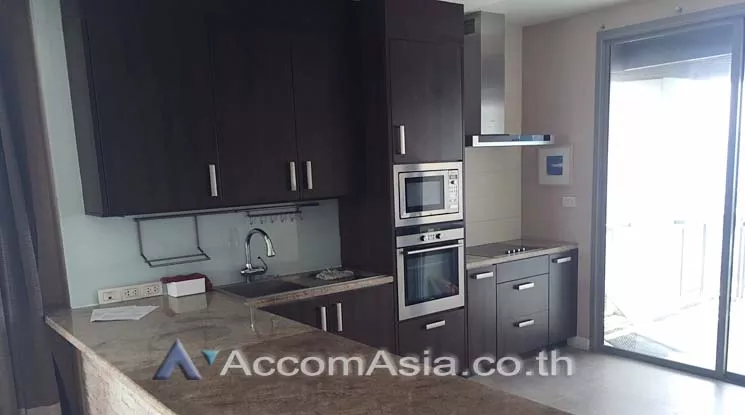  3 Bedrooms  Condominium For Rent in Sukhumvit, Bangkok  near BTS Phrom Phong (AA14554)