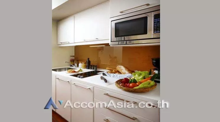  1 Bedroom  Apartment For Rent in Sukhumvit, Bangkok  near BTS Nana (AA14721)