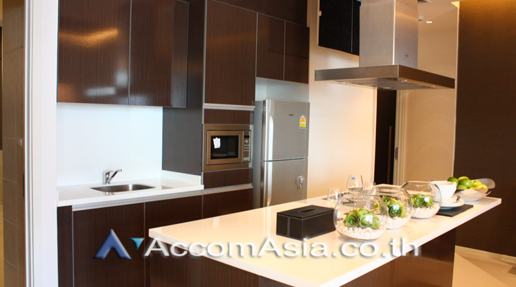 Big Balcony |  3 Bedrooms  Apartment For Rent in Sukhumvit, Bangkok  near BTS Thong Lo (AA14806)