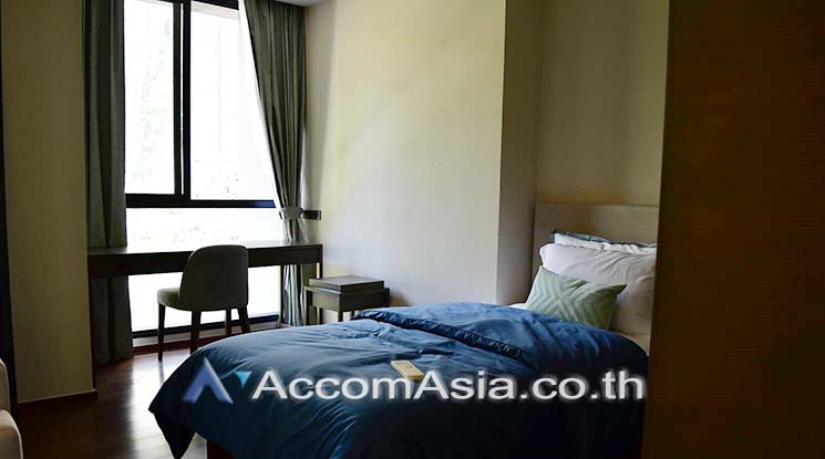  2 Bedrooms  Condominium For Rent in Sathorn, Bangkok  near BTS Chong Nonsi (AA14852)