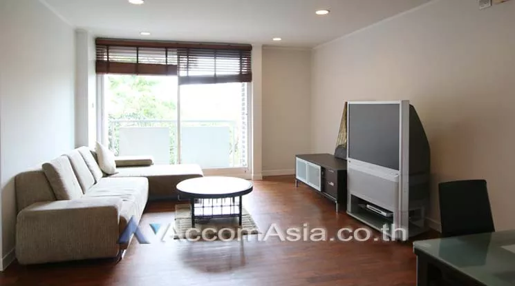  2 Bedrooms  Condominium For Rent in Ploenchit, Bangkok  near BTS Ploenchit (AA14880)