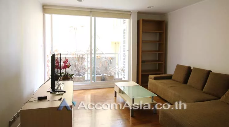  2 Bedrooms  Condominium For Rent in Ploenchit, Bangkok  near BTS Ploenchit (AA14881)