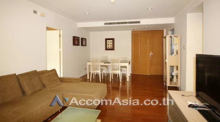  2 Bedrooms  Condominium For Rent in Ploenchit, Bangkok  near BTS Ploenchit (AA14881)