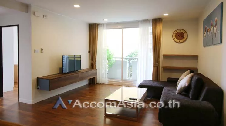  2 Bedrooms  Condominium For Rent in Ploenchit, Bangkok  near BTS Ploenchit (AA14882)