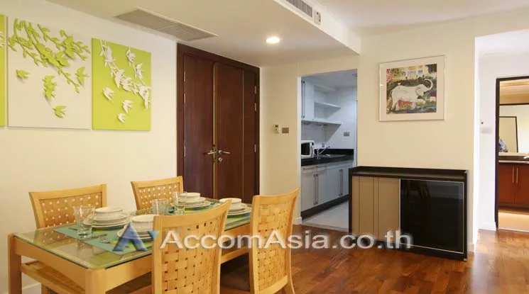  2 Bedrooms  Condominium For Rent in Ploenchit, Bangkok  near BTS Ploenchit (AA14882)