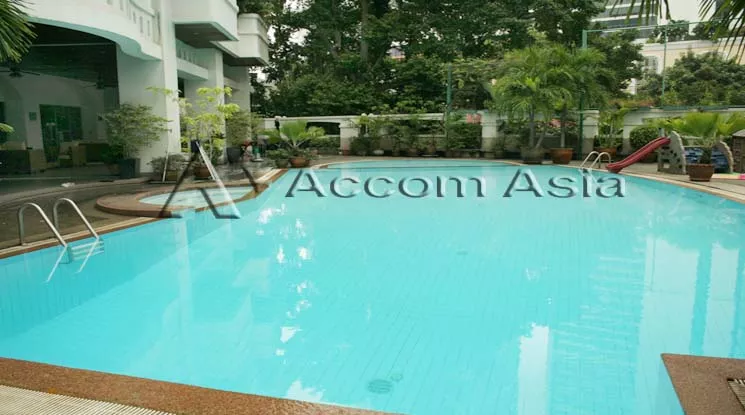  4 Bedrooms  Apartment For Rent in Sukhumvit, Bangkok  near BTS Asok - MRT Sukhumvit (AA14890)