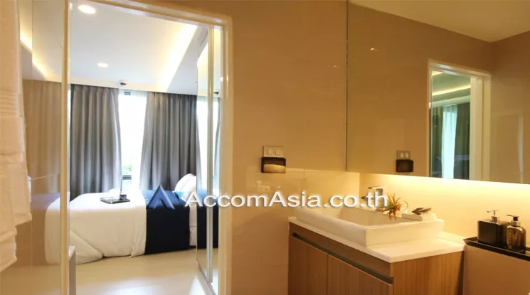  1 Bedroom  Condominium For Sale in Sukhumvit, Bangkok  near BTS Thong Lo (AA14900)