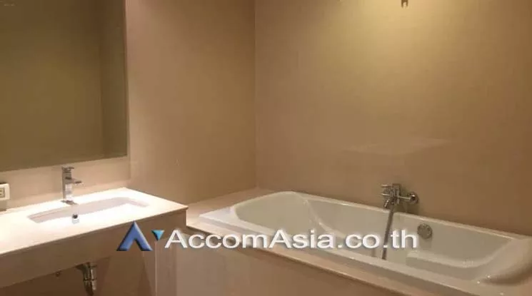 6  2 br Condominium For Rent in Ploenchit ,Bangkok BTS Chitlom at Royal Maneeya Executive Residence AA14903