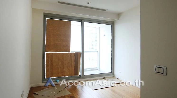 12  4 br Condominium For Sale in Charoennakorn ,Bangkok BTS Krung Thon Buri at The River Condominium AA14941