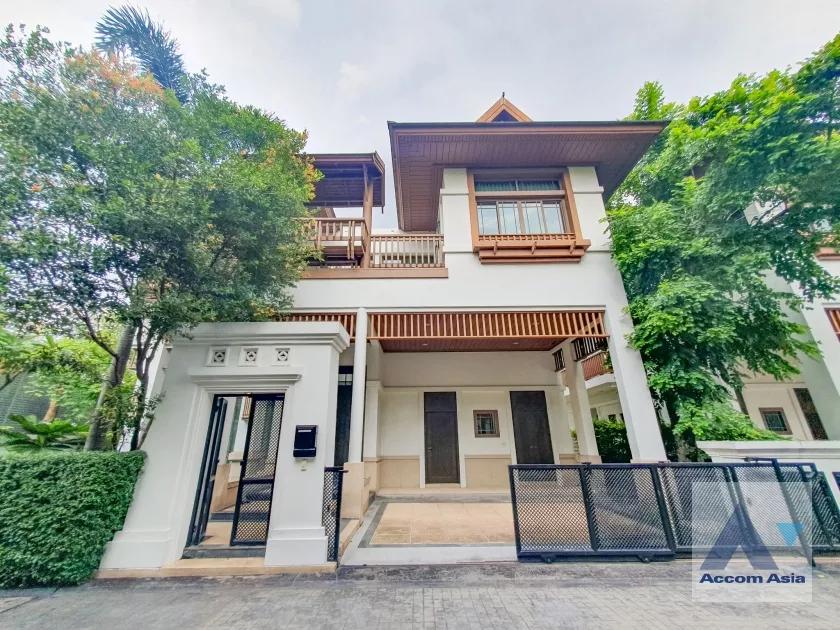 Private Swimming Pool, Pet friendly |  4 Bedrooms  House For Rent in Sathorn, Bangkok  near BRT Thanon Chan - BTS Saint Louis (AA14956)