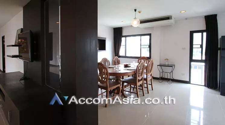 Pet friendly |  3 Bedrooms  Apartment For Rent in Sukhumvit, Bangkok  near BTS Ekkamai (AA15079)