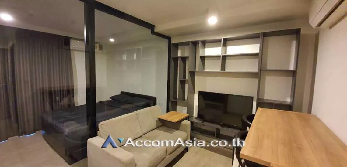  1 Bedroom  Condominium For Rent in Ploenchit, Bangkok  near BTS Ploenchit (AA15114)