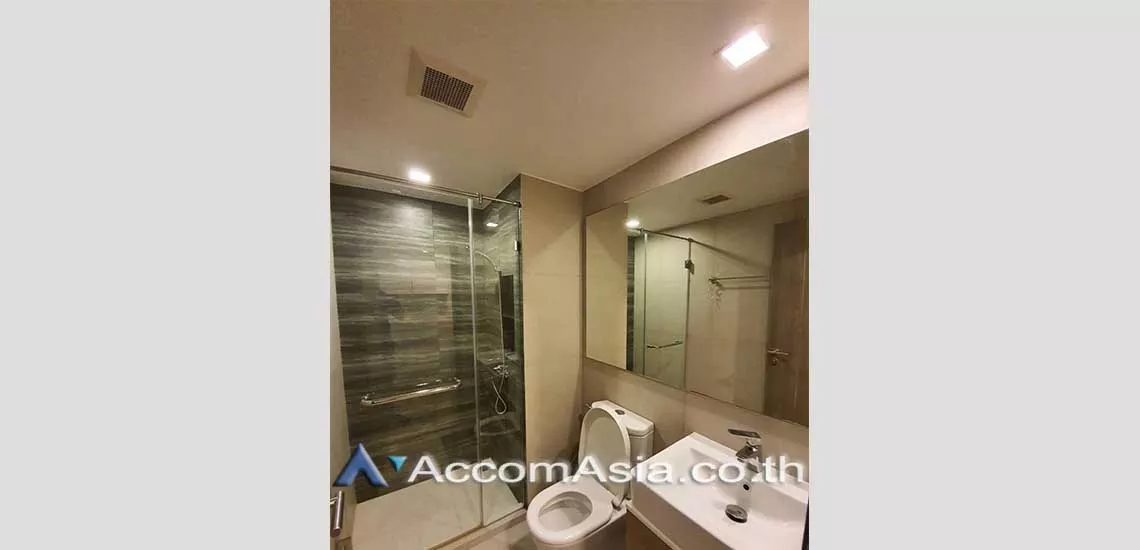  1 Bedroom  Condominium For Rent in Ploenchit, Bangkok  near BTS Ploenchit (AA15114)