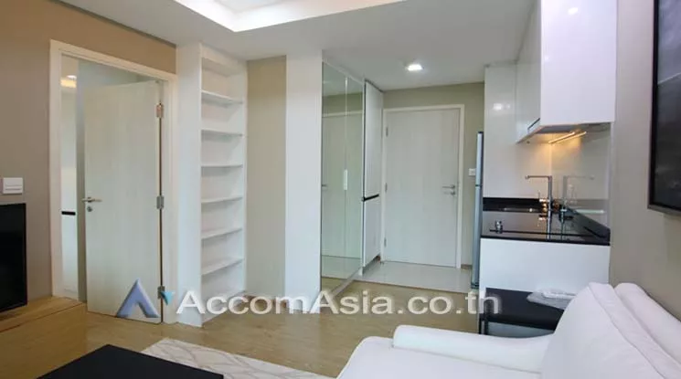  1 Bedroom  Condominium For Rent in Sukhumvit, Bangkok  near BTS Phrom Phong (AA15148)