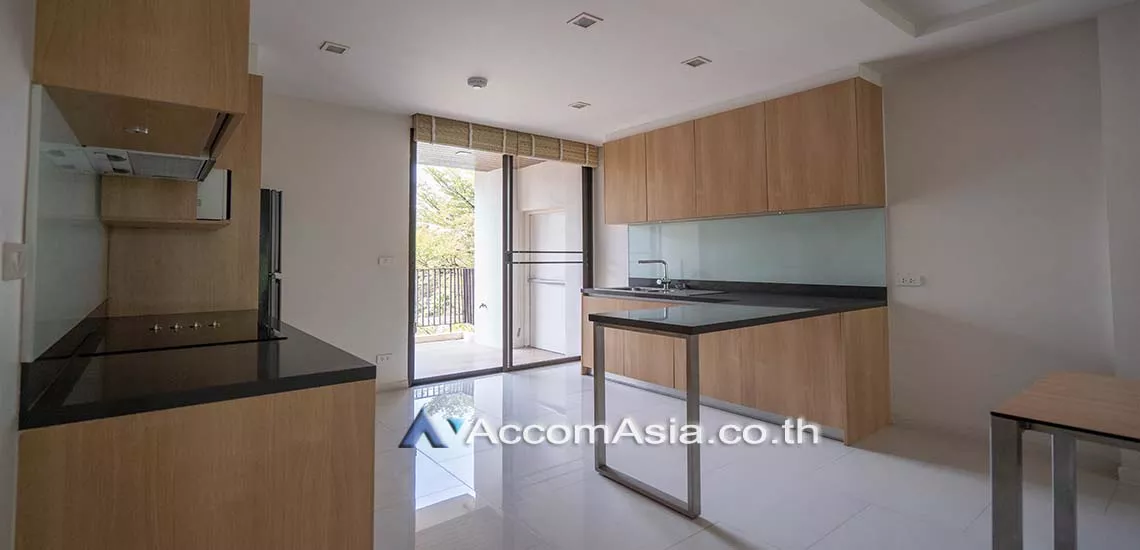  2 Bedrooms  Apartment For Rent in Sukhumvit, Bangkok  near BTS Phrom Phong (AA15156)