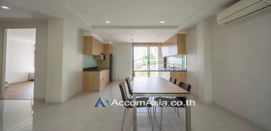  2 Bedrooms  Apartment For Rent in Sukhumvit, Bangkok  near BTS Phrom Phong (AA15156)