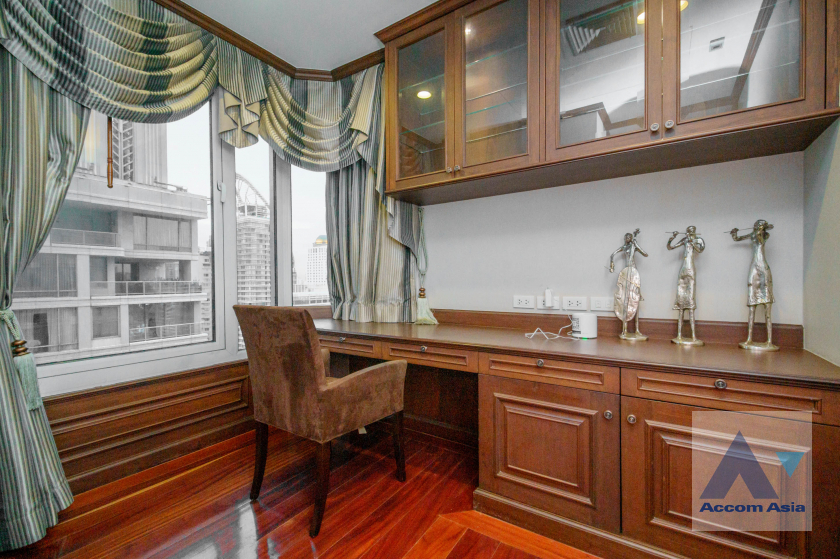 54  6 br Condominium For Sale in Ploenchit ,Bangkok BTS Chitlom at The Park Chidlom AA15191