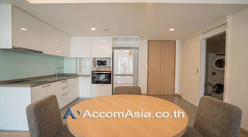  2 Bedrooms  Apartment For Rent in Sukhumvit, Bangkok  near BTS Phrom Phong (AA15299)