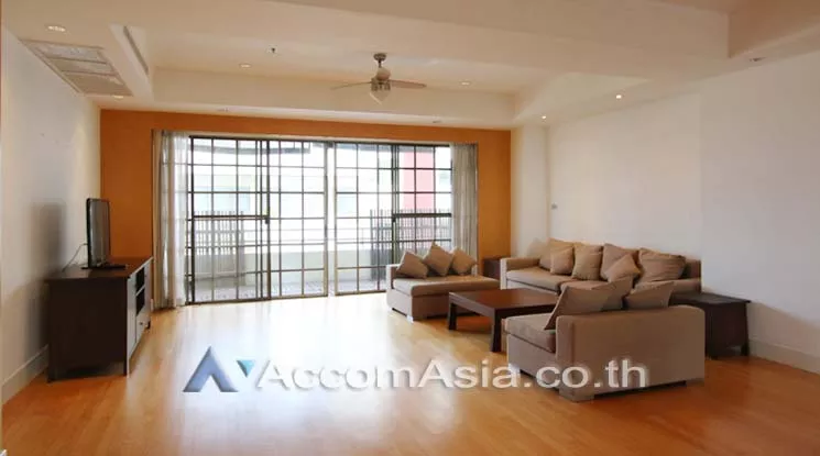 Pet friendly |  4 Bedrooms  Apartment For Rent in Sukhumvit, Bangkok  near BTS Phrom Phong (AA15362)