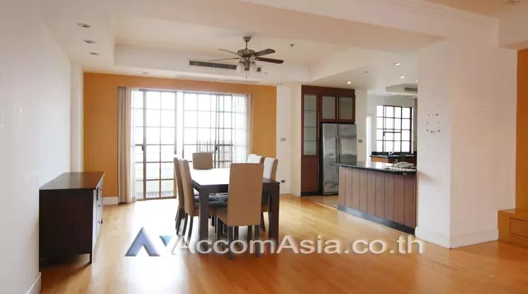 Pet friendly |  4 Bedrooms  Apartment For Rent in Sukhumvit, Bangkok  near BTS Phrom Phong (AA15362)