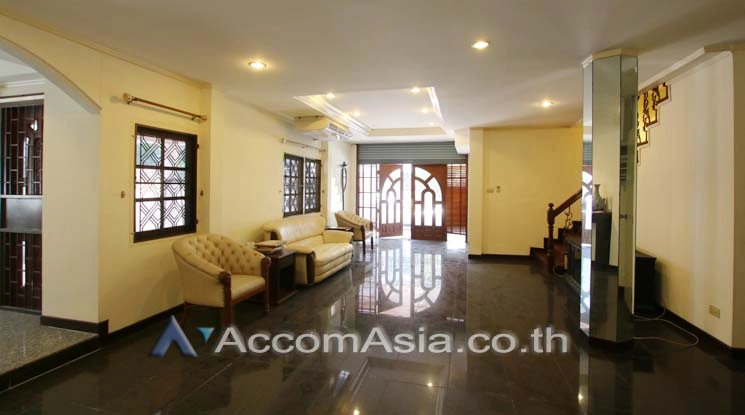 7  3 br House For Rent in sukhumvit ,Bangkok BTS Phra khanong AA15384